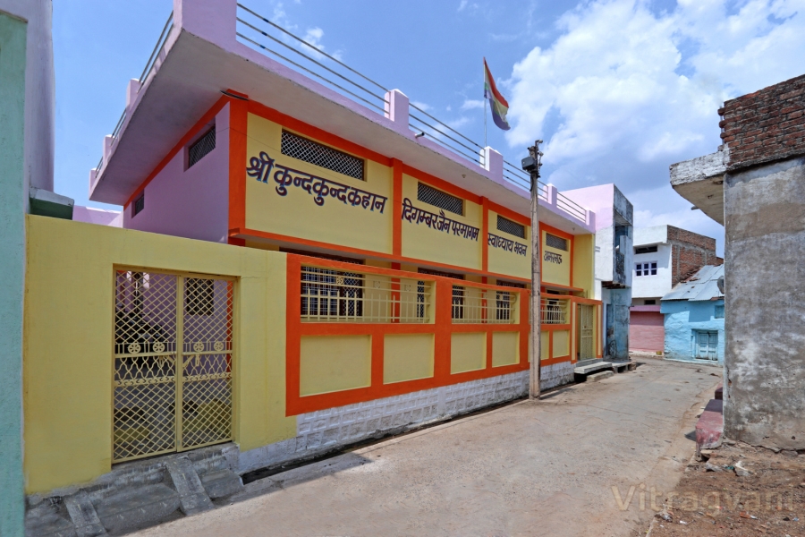 Shree Kundkund-Kahan Digambar Jain Parmagam Swadhyay Bhavan, Amarmau