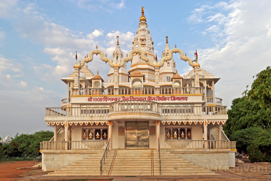 Shree 1008 Digambar Jain Vidhyamaan Bis Tirthankar Jinalay, Drongiri