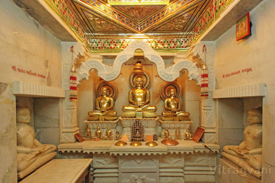 Shree 1008 Aadinath Digambar Jain Panch Shikhar Jinalay, Mudeti