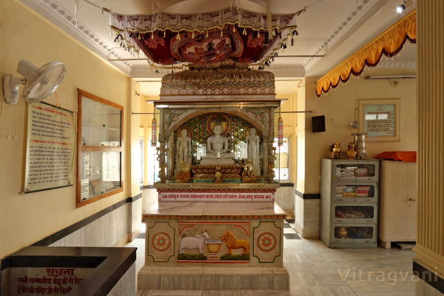 Shree Shantinath Digambar Jain Mandir, Jabalpur(Ranjhi Bazar)