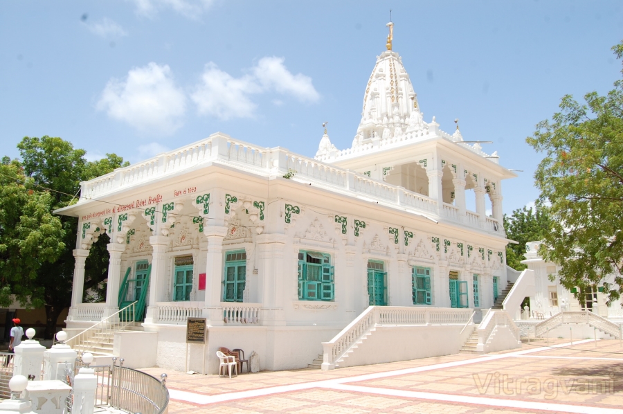 Pujya Gurudevshree Kanjiswami Prereet Shree Simandharswami Digambar Jin Mandir, Songadh